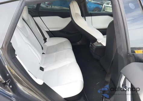 2018 Tesla Model S 100D/75D/P100D z USA, uszkodzony, nr VIN 5YJSA1E26JF275980